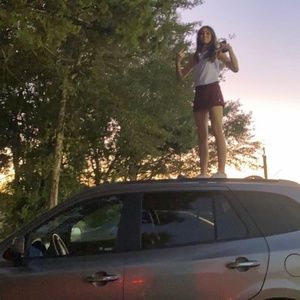 Meet your Posher, Chloe